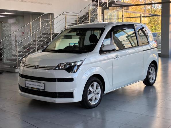 Toyota Spade с пробегом 2016 года, цена 899 000 рублей, 120371 км, минивэн, Автокод Объявления