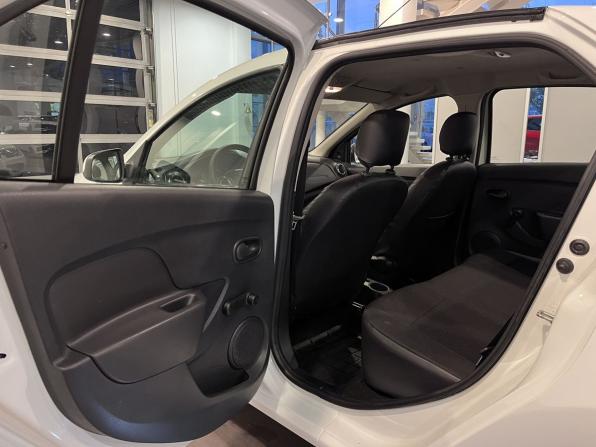 Renault Logan II Рестайлинг с пробегом 2020 года, цена 735 000 рублей, 83116 км, седан, Автокод Объявления