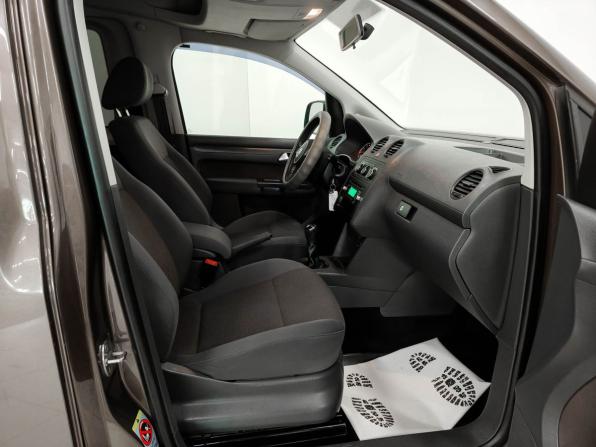 Volkswagen Caddy III Рестайлинг с пробегом 2013 года, цена 703 500 рублей, 340000 км, компактвэн, Автокод Объявления
