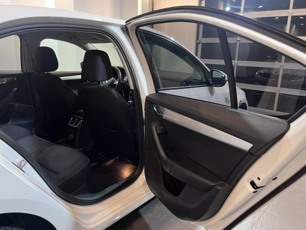 Skoda Octavia III (A7) Рестайлинг с пробегом 2019 года, цена 1 610 000 рублей, 111019 км, лифтбек, Автокод Объявления