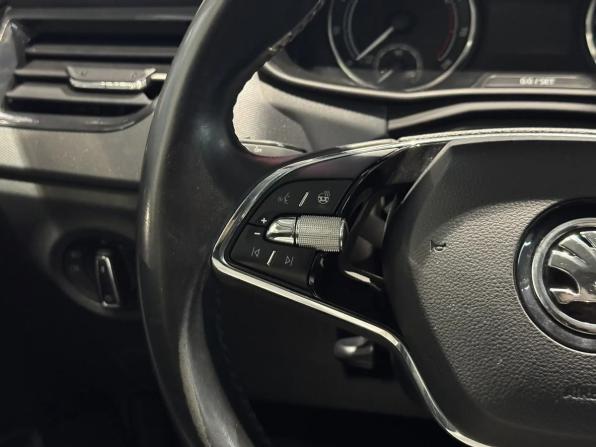 Skoda Rapid II с пробегом 2021 года, цена 1 599 000 рублей, 118400 км, лифтбек, Автокод Объявления