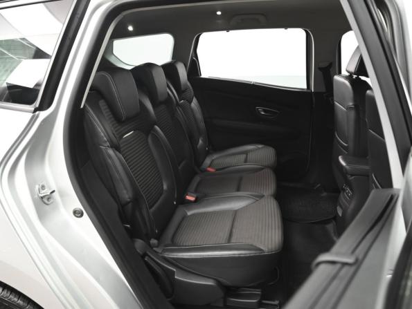 Renault Scenic IV с пробегом 2019 года, цена 1 668 000 рублей, 105912 км, компактвэн, Автокод Объявления