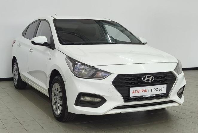 Hyundai Solaris II с пробегом 2018 года, цена 869 000 рублей, 223710 км, седан, Автокод Объявления