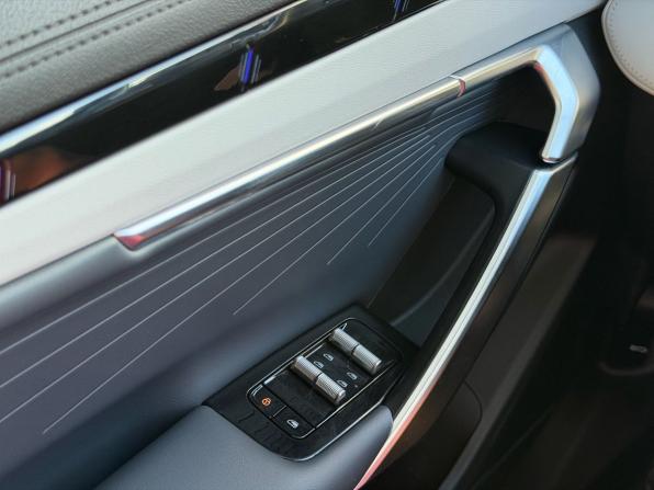 Geely Atlas II с пробегом 2023 года, цена 2 700 000 рублей, 53000 км, внедорожник, Автокод Объявления