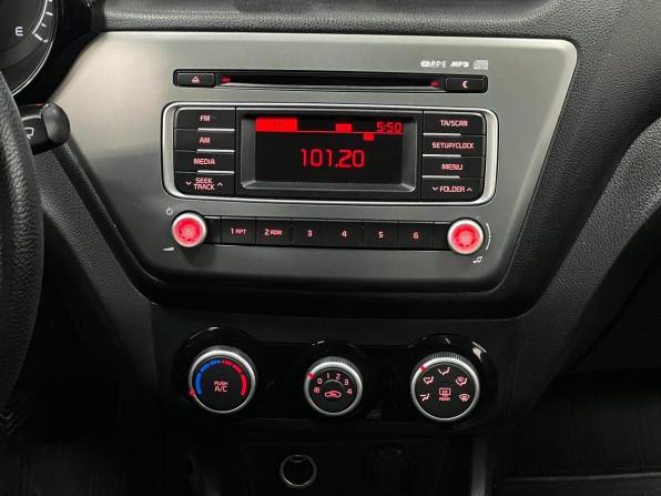 Kia Rio III Рестайлинг с пробегом 2015 года, цена 820 000 рублей, 231430 км, седан, Автокод Объявления
