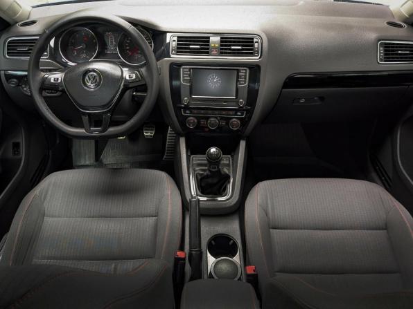 Volkswagen Jetta VI Рестайлинг с пробегом 2018 года, цена 1 199 500 рублей, 198000 км, седан, Автокод Объявления