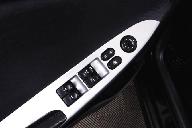 Hyundai Solaris I с пробегом 2013 года, цена 799 000 рублей, 179600 км, седан, Автокод Объявления