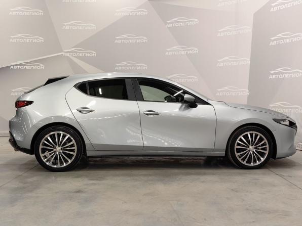 Mazda 3 IV (BP) с пробегом 2022 года, цена 1 785 000 рублей, 38397 км, хэтчбек, Автокод Объявления