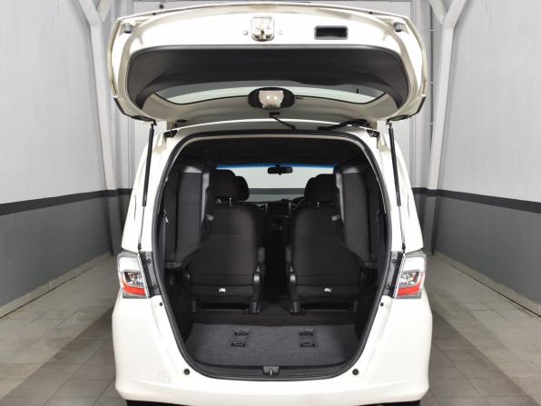 Honda Freed I Рестайлинг с пробегом 2012 года, цена 1 099 995 рублей, 138946 км, компактвэн, Автокод Объявления