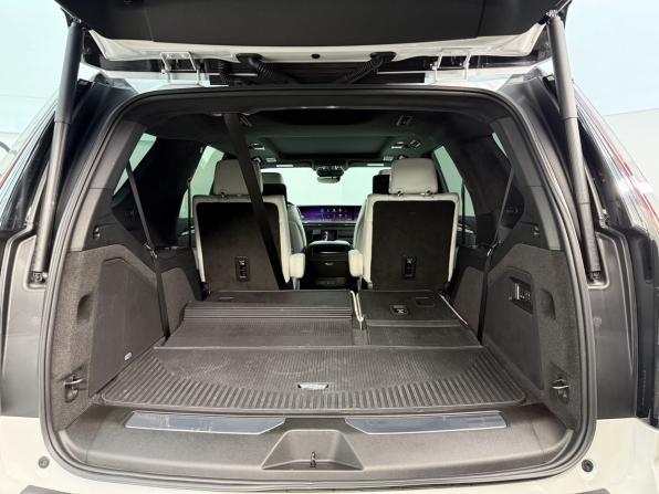 Cadillac Escalade V Рестайлинг с пробегом 2024 года, цена 17 510 000 рублей, 6803 км, внедорожник, Автокод Объявления