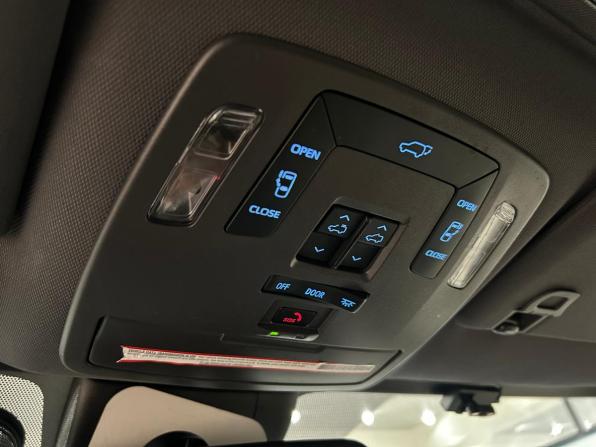 Toyota Sienna IV с пробегом 2021 года, цена 4 999 000 рублей, 76257 км, минивэн, Автокод Объявления