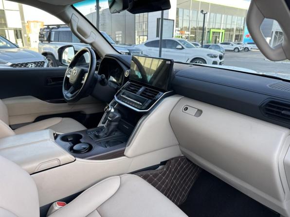 Toyota Land Cruiser 300 Series с пробегом 2021 года, цена 10 150 000 рублей, 29835 км, внедорожник, Автокод Объявления