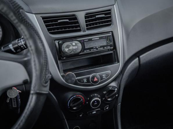 Hyundai Solaris I с пробегом 2012 года, цена 599 000 рублей, 251000 км, седан, Автокод Объявления