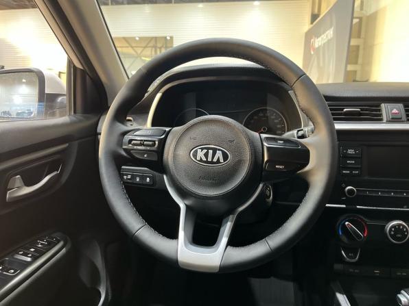 Kia Rio IV Рестайлинг с пробегом 2021 года, цена 1 240 000 рублей, 112796 км, седан, Автокод Объявления