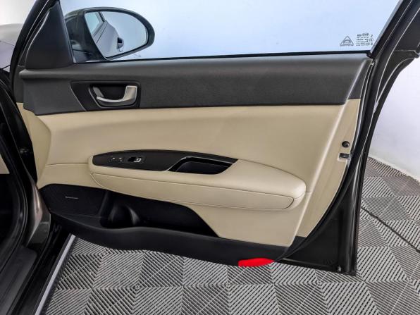 Kia Optima IV с пробегом 2017 года, цена 1 795 000 рублей, 130073 км, седан, Автокод Объявления