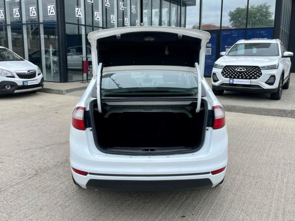 Ford Fiesta Mk6 Рестайлинг с пробегом 2015 года, цена 825 000 рублей, 137400 км, седан, Автокод Объявления
