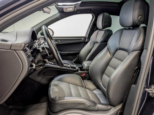 Porsche Macan I Рестайлинг 2 с пробегом 2022 года, цена 6 395 000 рублей, 43860 км, внедорожник, Автокод Объявления