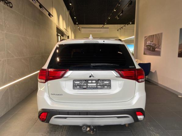 Mitsubishi Outlander III Рестайлинг 3 с пробегом 2022 года, цена 2 700 000 рублей, 68050 км, внедорожник, Автокод Объявления