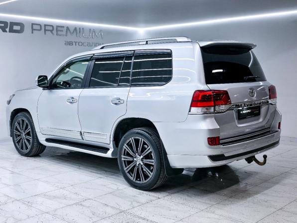 Toyota Land Cruiser 200 Series Рестайлинг 1 с пробегом 2014 года, цена 3 200 000 рублей, 297266 км, внедорожник, Автокод Объявления