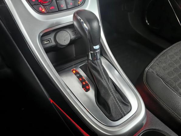Opel Astra J Рестайлинг с пробегом 2014 года, цена 833 000 рублей, 177038 км, хэтчбек, Автокод Объявления