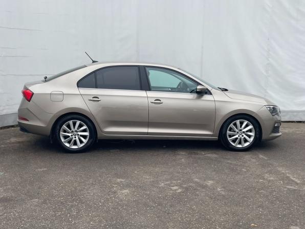 Skoda Rapid II с пробегом 2021 года, цена 1 799 000 рублей, 79156 км, лифтбек, Автокод Объявления