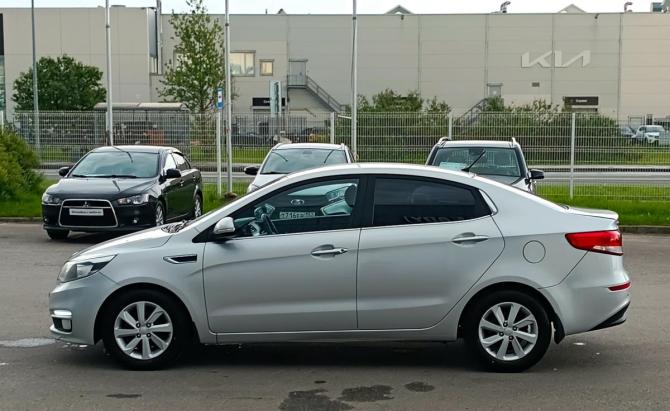 Kia Rio III Рестайлинг с пробегом 2015 года, цена 899 000 рублей, 171000 км, седан, Автокод Объявления