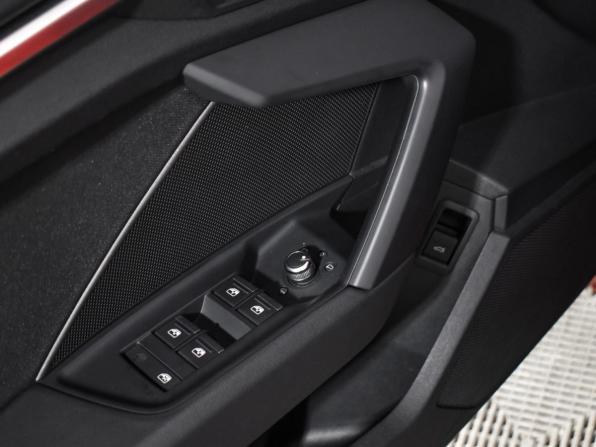 Audi A3 IV (8Y) с пробегом 2021 года, цена 2 835 000 рублей, 56326 км, седан, Автокод Объявления