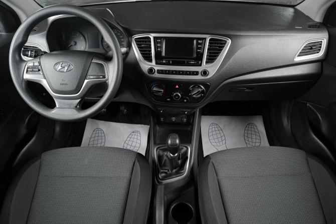 Hyundai Solaris II с пробегом 2019 года, цена 1 379 000 рублей, 121044 км, седан, Автокод Объявления