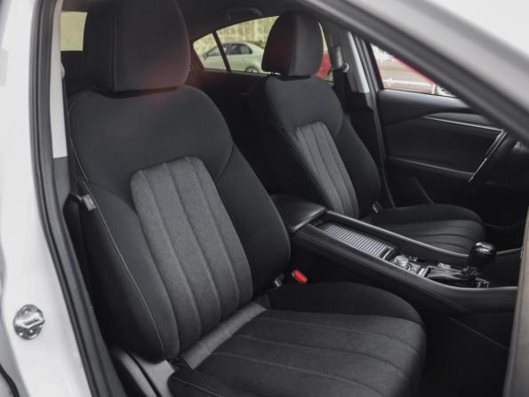 Mazda 6 III (GJ) Рестайлинг 2 с пробегом 2018 года, цена 1 980 000 рублей, 129436 км, седан, Автокод Объявления