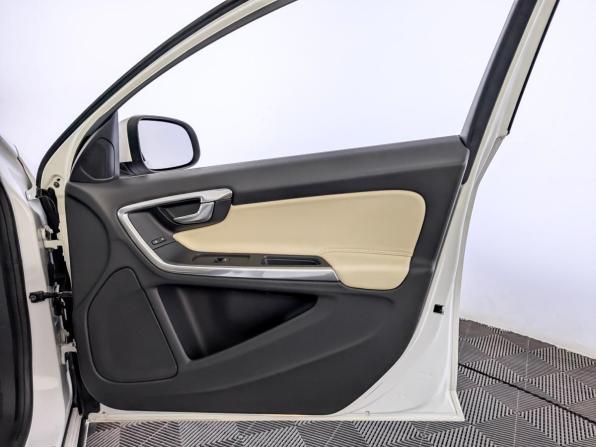 Volvo S60 II Рестайлинг с пробегом 2014 года, цена 1 715 000 рублей, 114730 км, седан, Автокод Объявления