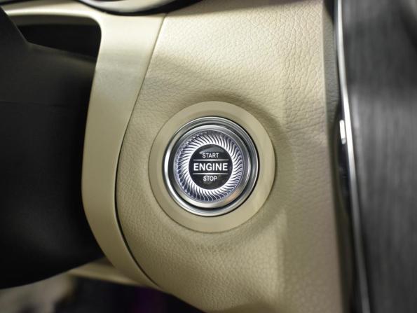 Mercedes-Benz C-Класс IV (W205) Рестайлинг с пробегом 2019 года, цена 3 359 900 рублей, 105122 км, купе, Автокод Объявления
