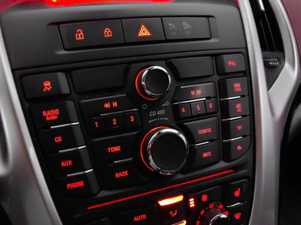 Opel Astra J Рестайлинг с пробегом 2013 года, цена 599 000 рублей, 220447 км, хэтчбек, Автокод Объявления