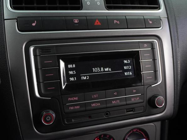 Volkswagen Polo V Рестайлинг с пробегом 2019 года, цена 1 325 000 рублей, 80123 км, седан, Автокод Объявления