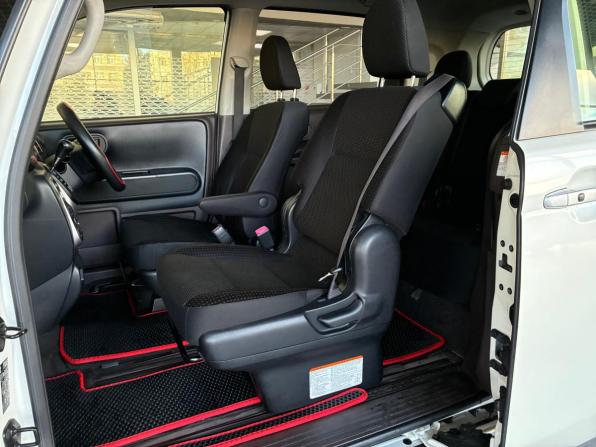 Toyota Spade с пробегом 2016 года, цена 899 000 рублей, 120371 км, минивэн, Автокод Объявления