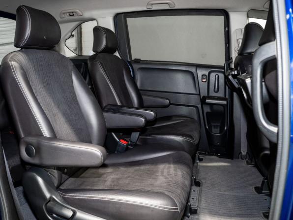 Honda Freed I Рестайлинг с пробегом 2012 года, цена 1 215 000 рублей, 106800 км, компактвэн, Автокод Объявления