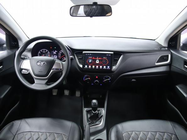 Hyundai Solaris II с пробегом 2017 года, цена 970 000 рублей, 166409 км, седан, Автокод Объявления