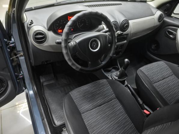 Renault Logan I Рестайлинг с пробегом 2012 года, цена 489 000 рублей, 300000 км, седан, Автокод Объявления