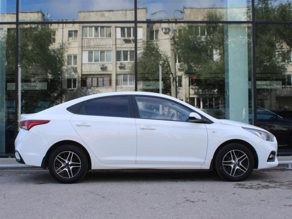 Hyundai Solaris II с пробегом 2018 года, цена 1 285 000 рублей, 127000 км, седан, Автокод Объявления