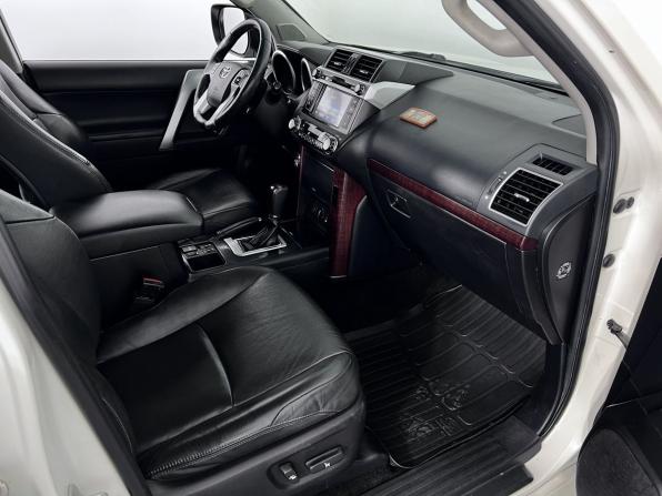 Toyota Land Cruiser Prado 150 Series Рестайлинг 1 с пробегом 2015 года, цена 3 199 000 рублей, 260000 км, внедорожник, Автокод Объявления