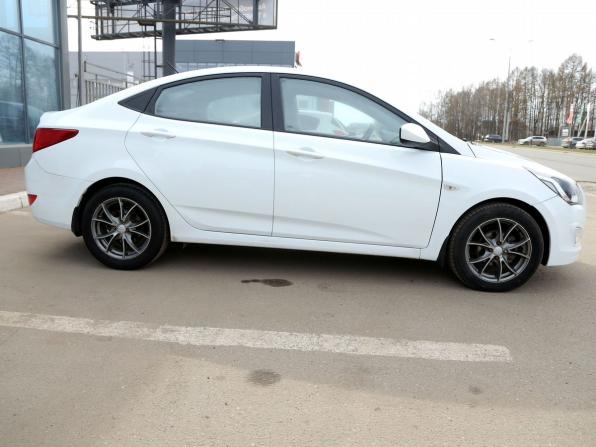 Hyundai Solaris I Рестайлинг с пробегом 2015 года, цена 825 000 рублей, 206000 км, седан, Автокод Объявления