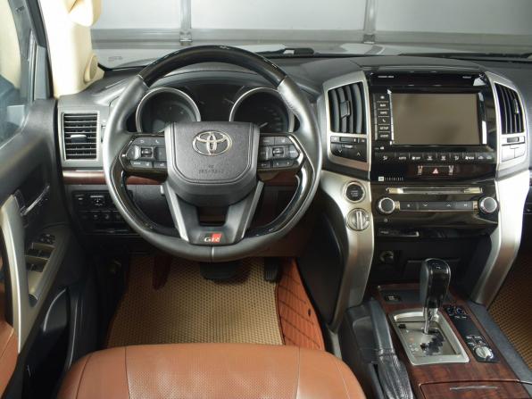 Toyota Land Cruiser 200 Series Рестайлинг 1 с пробегом 2014 года, цена 3 684 995 рублей, 324660 км, внедорожник, Автокод Объявления