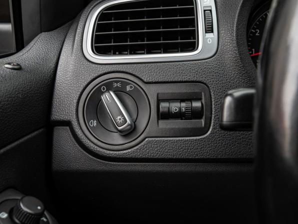Volkswagen Polo V Рестайлинг с пробегом 2016 года, цена 1 190 000 рублей, 172716 км, седан, Автокод Объявления