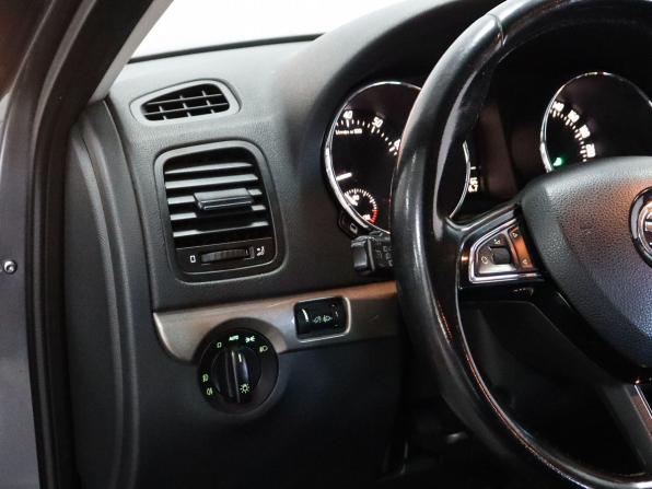 Skoda Yeti I Рестайлинг с пробегом 2014 года, цена 1 359 000 рублей, 125346 км, внедорожник, Автокод Объявления