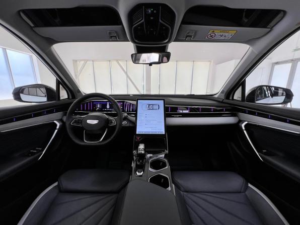 Geely Atlas II с пробегом 2024 года, цена 3 040 000 рублей, 30174 км, внедорожник, Автокод Объявления