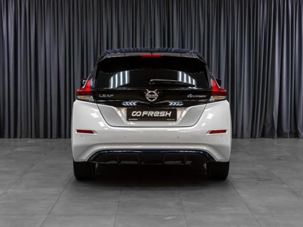 Nissan Leaf II (ZE1) с пробегом 2017 года, цена 1 659 000 рублей, 149593 км, хэтчбек, Автокод Объявления