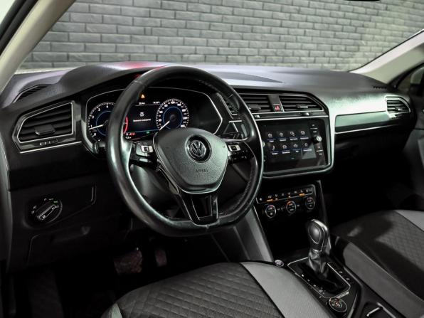 Volkswagen Tiguan II с пробегом 2017 года, цена 2 490 000 рублей, 123863 км, внедорожник, Автокод Объявления