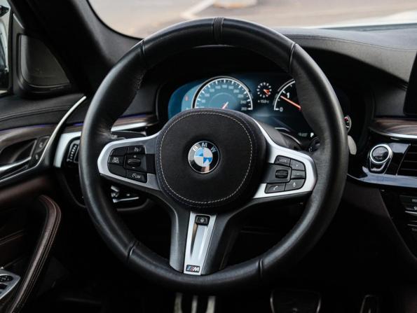 BMW 5 серии VII (G30/G31/G38) с пробегом 2017 года, цена 3 699 000 рублей, 189000 км, седан, Автокод Объявления