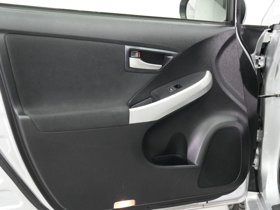 Toyota Prius III Рестайлинг (XW30) Новосибирск  - изображение 15