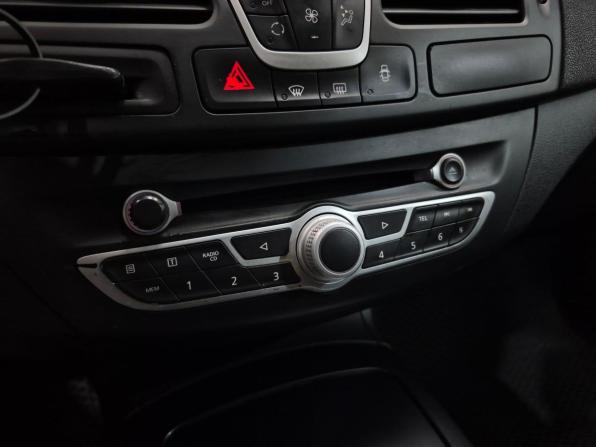 Renault Laguna III с пробегом 2009 года, цена 560 000 рублей, 270739 км, лифтбек, Автокод Объявления