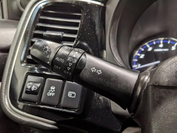 Mitsubishi Outlander III Рестайлинг 3 с пробегом 2022 года, цена 2 295 000 рублей, 101067 км, внедорожник, Автокод Объявления